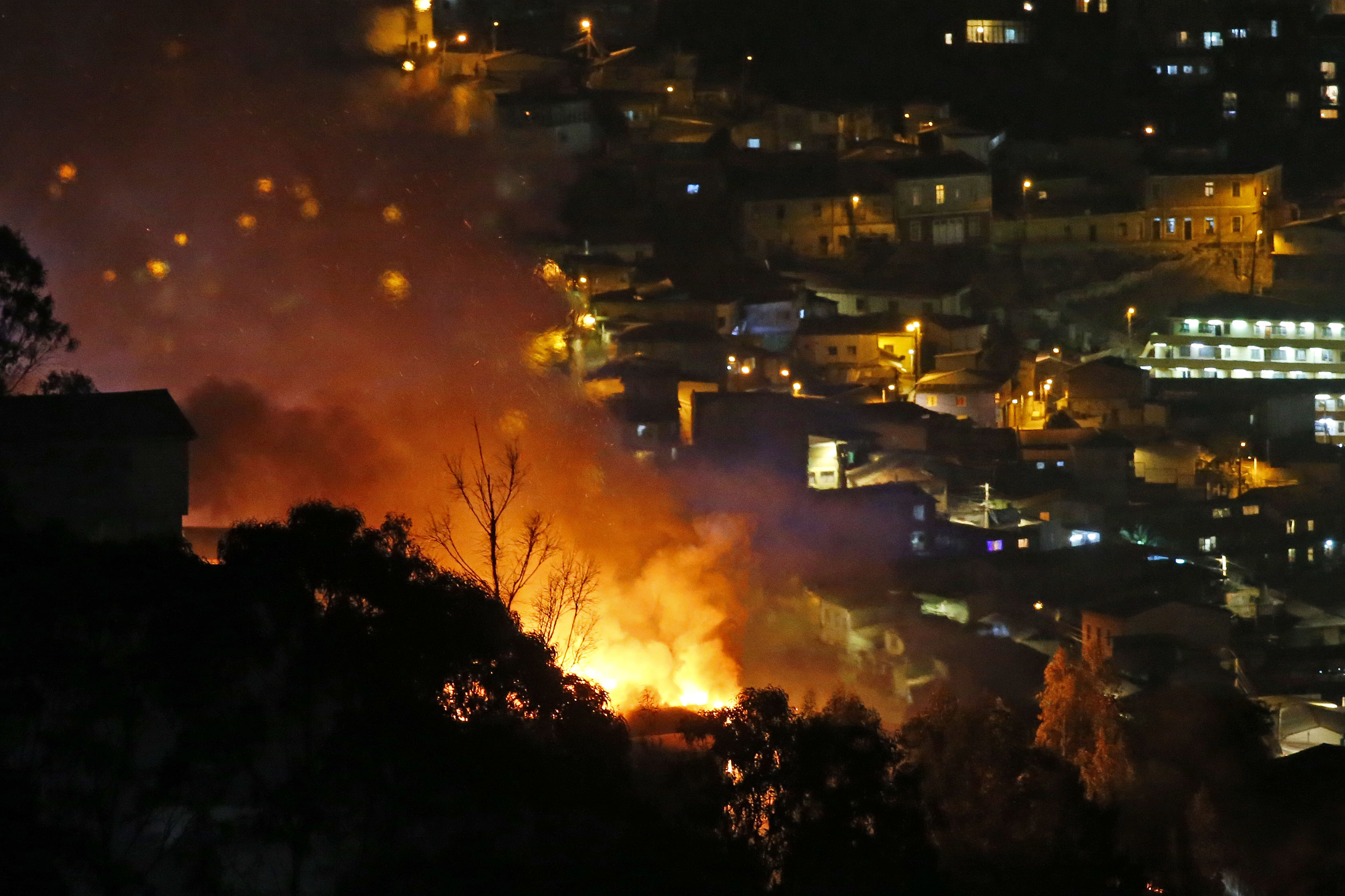 Incendio en Cerro Cordillera de Valparaiso