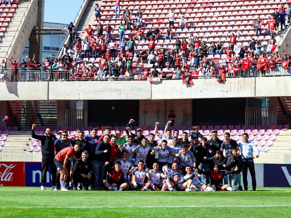 Deportes Limache celebró su paso a la final de Copa Chile tras vencer a La Serena.