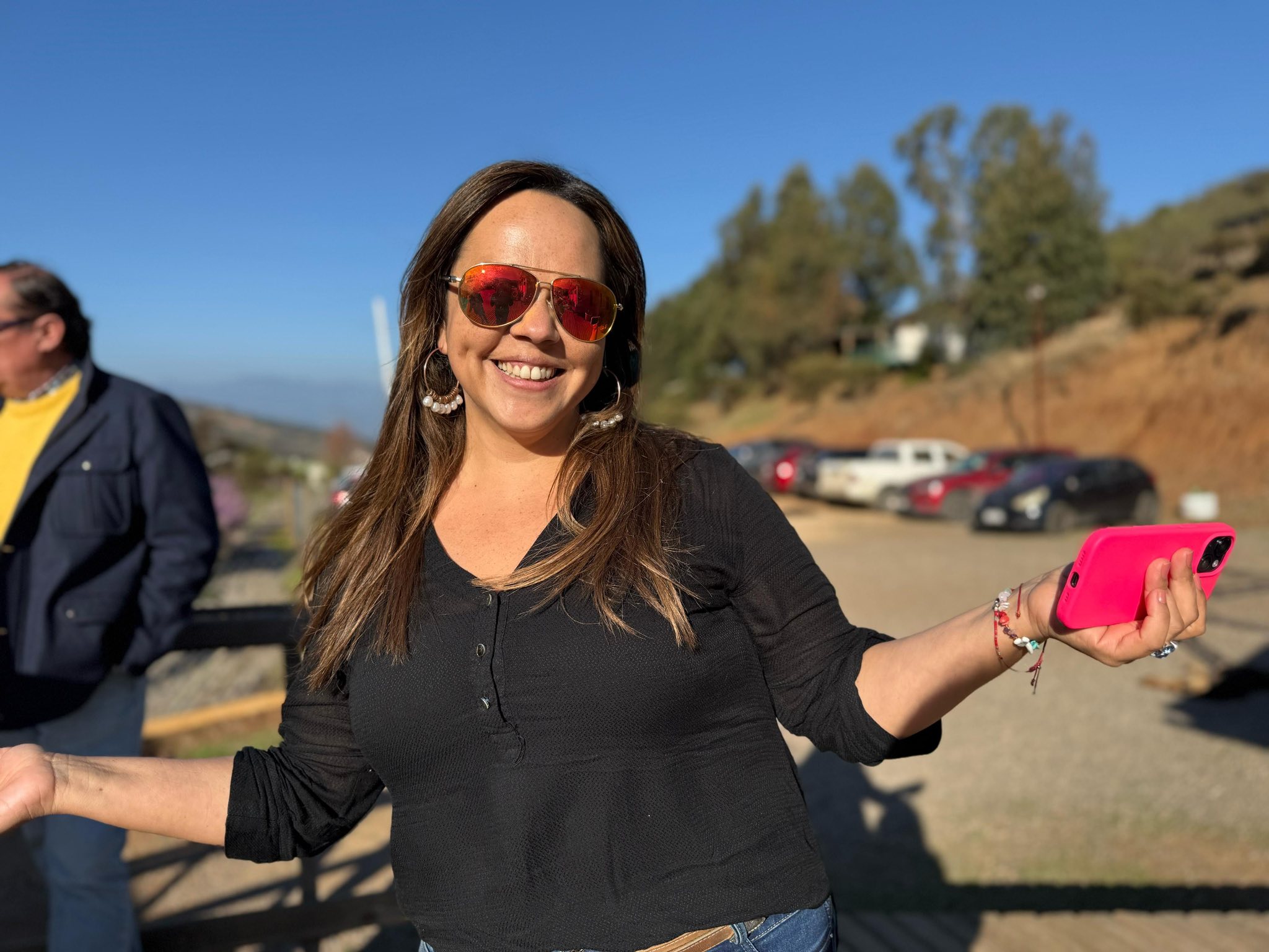 Regina Brito durante la sesión donde abordó la compra del iPhone municipal.