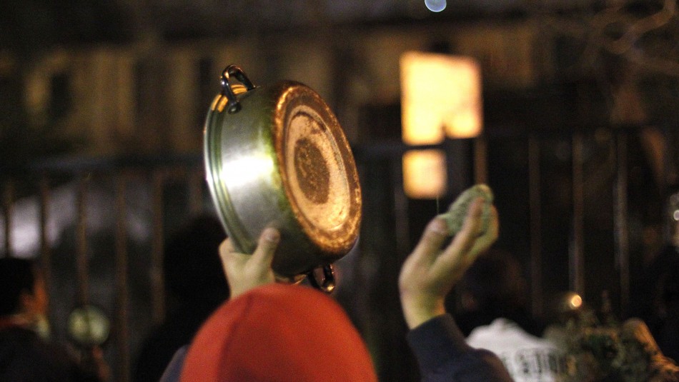 Vecinos de Quillota convocan a un cacerolazo este martes 23 de diciembre a las 20:00 horas en los sectores Hermanos Bonifacio y Jardines del Valle, como manifestación contra la delincuencia.