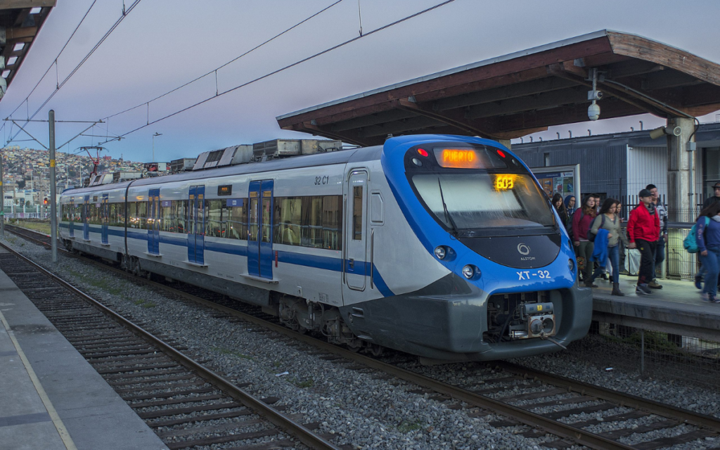 Revisa hasta qué hora funcionará el tren Limache–Puerto este domingo de elecciones presidenciales y los horarios del último servicio.