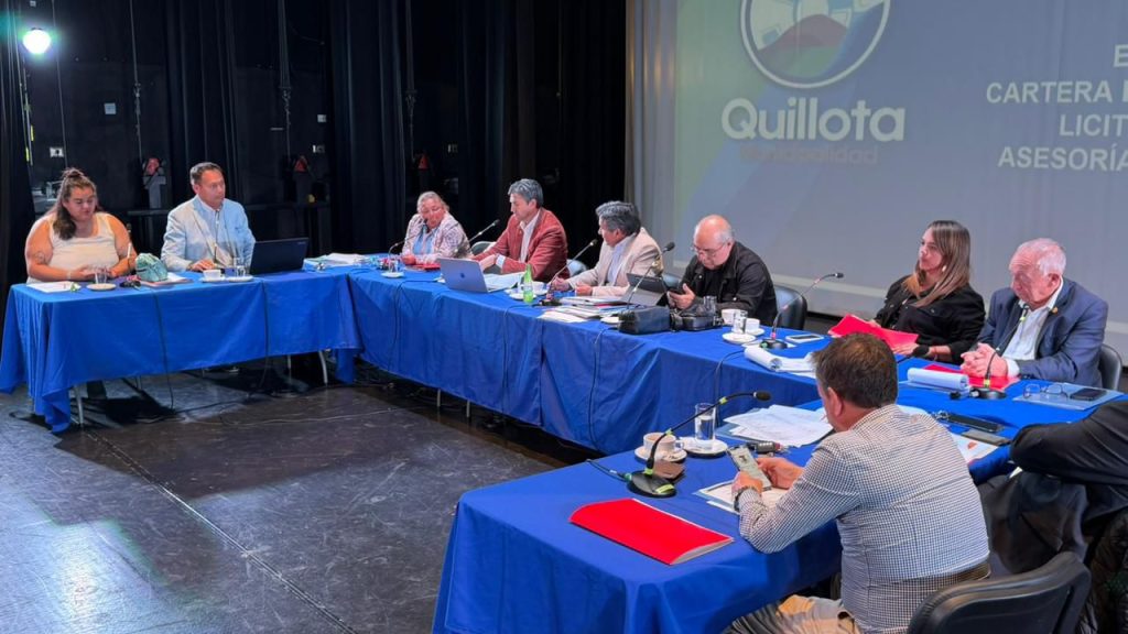 El Concejo Municipal de Quillota aprobó por unanimidad el presupuesto 2026 por más de $34 mil millones, priorizando salud, educación y programas sociales, manteniendo la deuda municipal en cero.