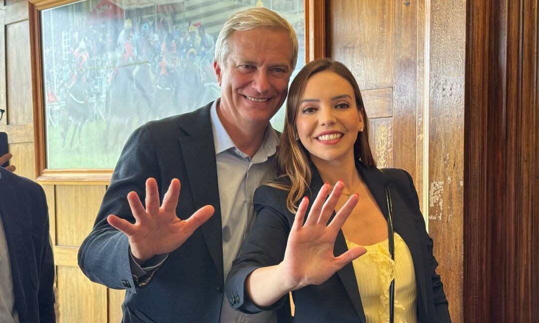 La senadora electa Camila Flores celebró el triunfo de José Antonio Kast y proyectó la recuperación de Chile tras cuatro años difíciles, destacando un nuevo camino de libertad.