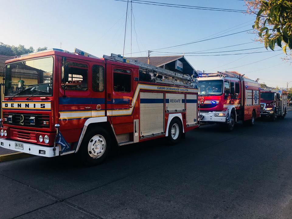 Voluntarios de Bomberos de Quillota lograron estabilizar a un niño con asfixia frente al cuartel. Fue trasladado al Hospital Biprovincial y permanece en observación.