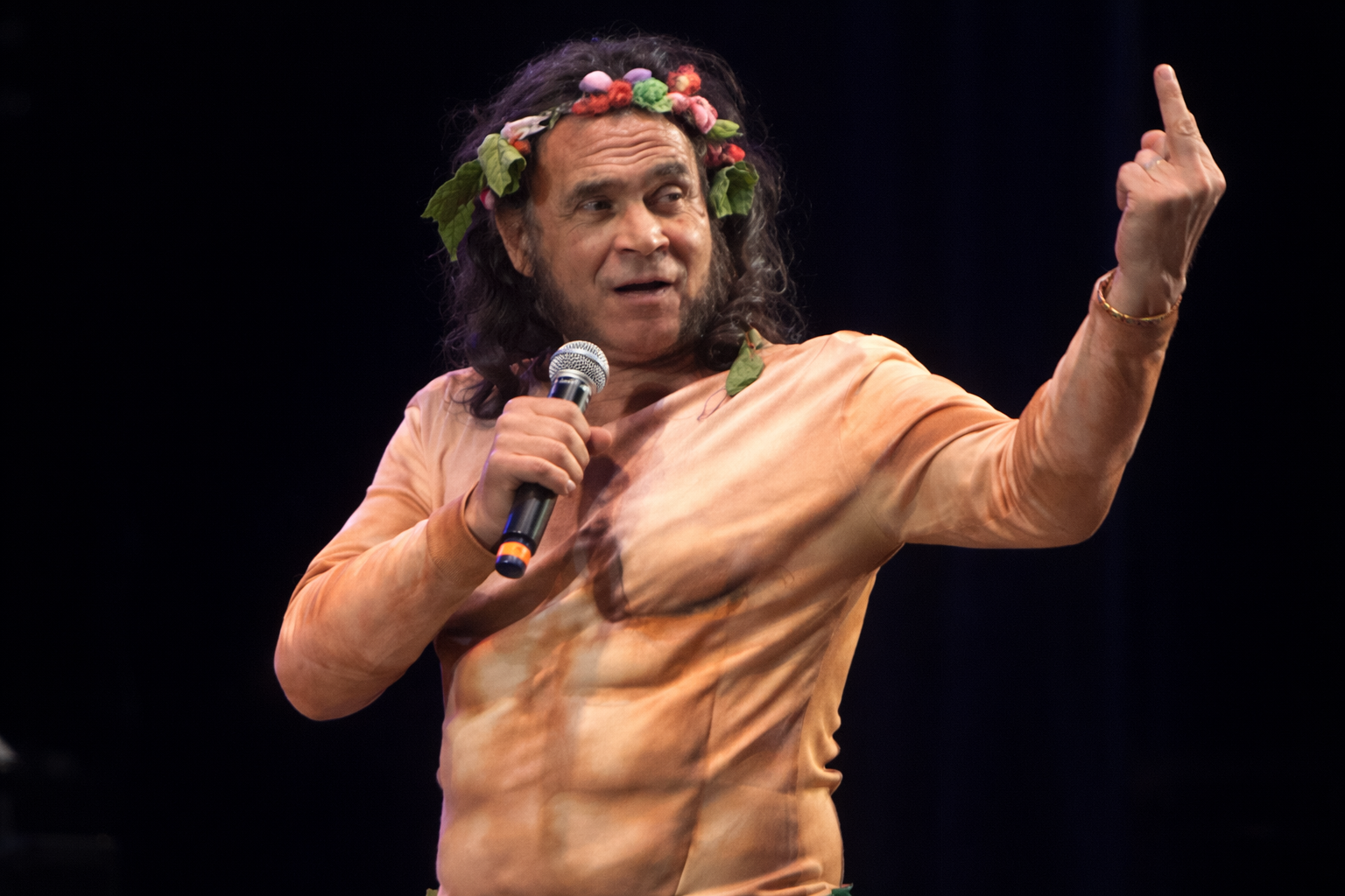 Arturo Ruiz-Tagle fue pifiado en el Festival Capital de Puerto Montt tras una rutina polémica que incluyó descalificaciones al público.