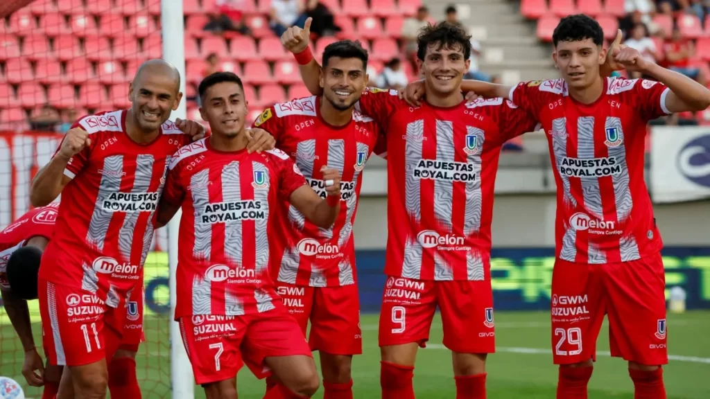 Cobresal presentó una denuncia contra Unión La Calera ante el Tribunal de Disciplina por presunta infracción al límite de extranjeros. El fallo podría cambiar al líder del torneo.