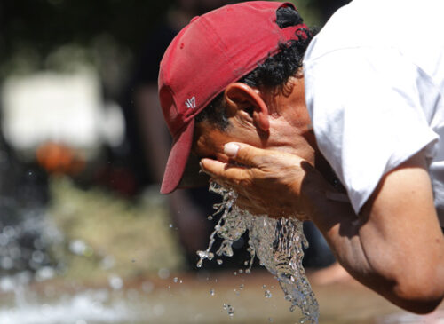 La Dirección Meteorológica de Chile emitió un aviso por altas temperaturas que afectarán la cordillera de la costa en la Región de Valparaíso, con máximas de hasta 32 °C.