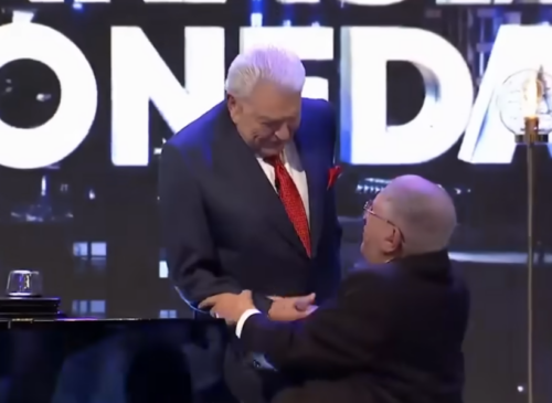 Don Francisco anunció en vivo su salida de “Las Caras de La Moneda”, marcando el fin de su participación en el programa televisivo.