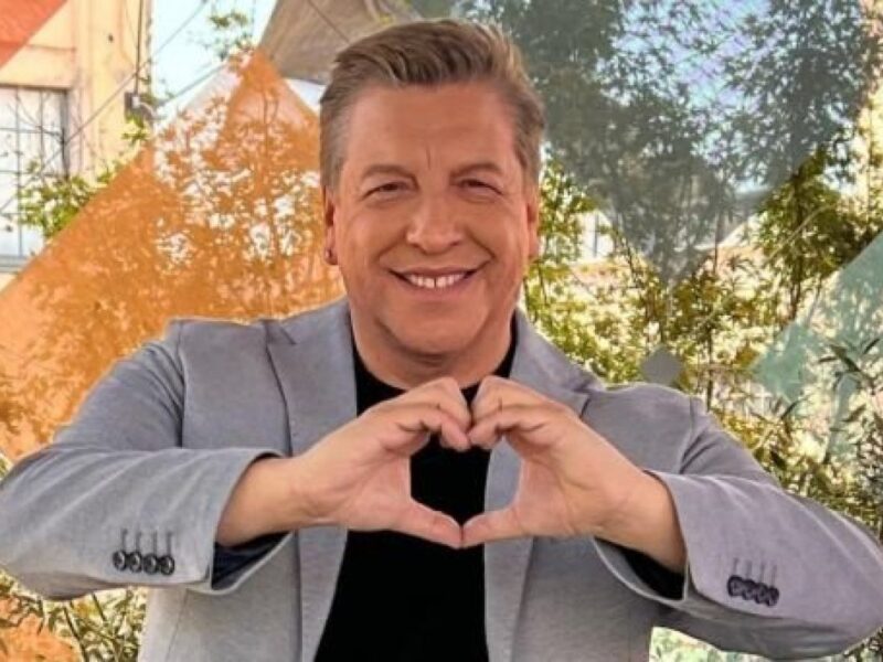 Julio César Rodríguez renuncia a Chilevisión tras más de una década en el canal. Su salida ocurre en medio de rumores de tensiones internas con la nueva administración.