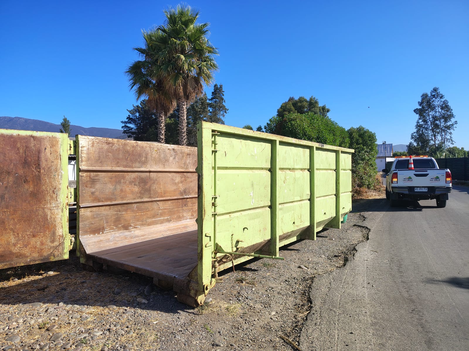 Municipalidad de La Cruz retira más de 30 toneladas de residuos con operativo “Tolva en tu barrio”, evitando microbasurales y promoviendo reciclaje.