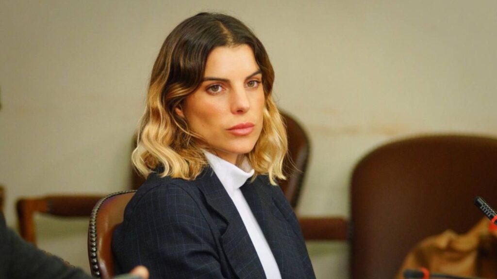 Un reportaje indicó que Maite Orsini fue rechazada como familia de acogida por Mejor Niñez tras detectar presuntas irregularidades en su vínculo con una menor.