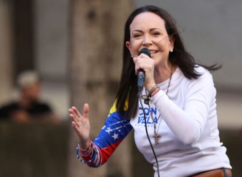 María Corina Machado convocó a un encuentro con venezolanos en Santiago durante su visita a Chile para asistir al cambio de mando presidencial.