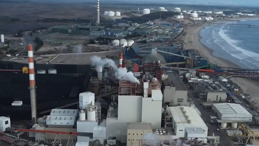 25 estudiantes resultaron intoxicados en un colegio de Puchuncaví, reactivando la preocupación por la crisis ambiental en la zona.