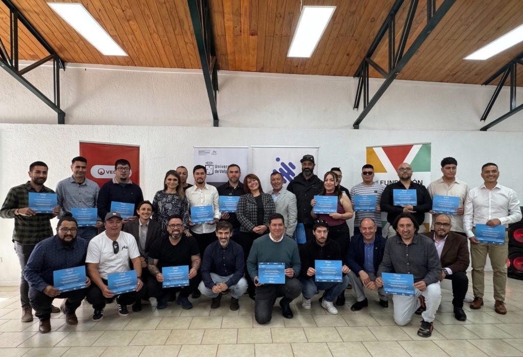 Vecinos de Quintero y Puchuncaví completaron un programa de formación técnica en desalinización impulsado por Aguas Pacífico y la Universidad de Valparaíso.
