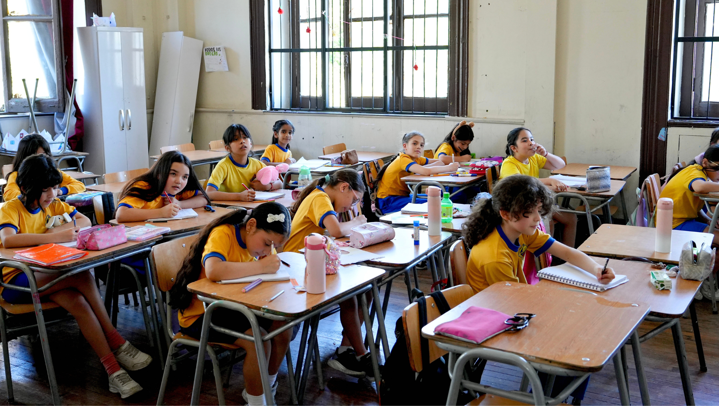 Más de $2.750 millones fueron rebajados del presupuesto de los SLEP en Valparaíso, generando preocupación por el impacto en escuelas y liceos públicos.