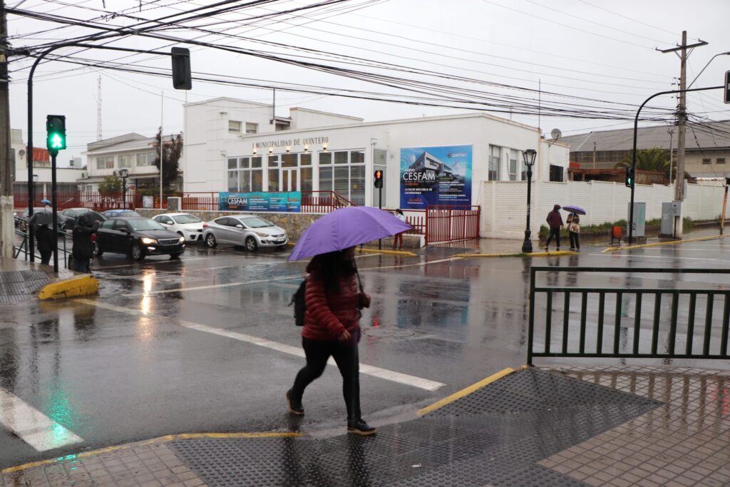Municipio de Quintero activa plan preventivo y despliega equipos ante sistema frontal con lluvias, viento y marejadas en la zona.