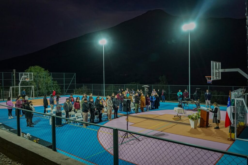 Petorca inauguró una nueva multicancha en Chimba Norte con una inversión de $131 millones para fortalecer el deporte y recuperar espacios públicos.