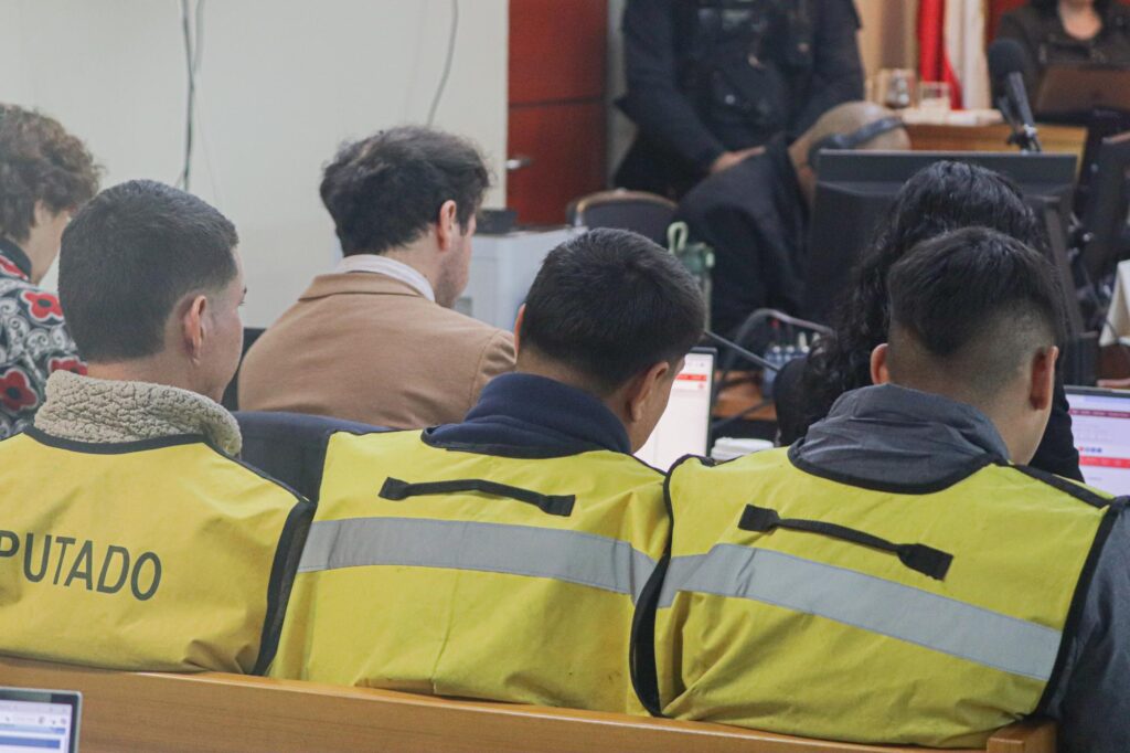 Comenzó en Viña del Mar el histórico juicio contra el “Tren del Mar”, célula vinculada al Tren de Aragua. Fiscalía busca penas superiores a 400 años de cárcel.