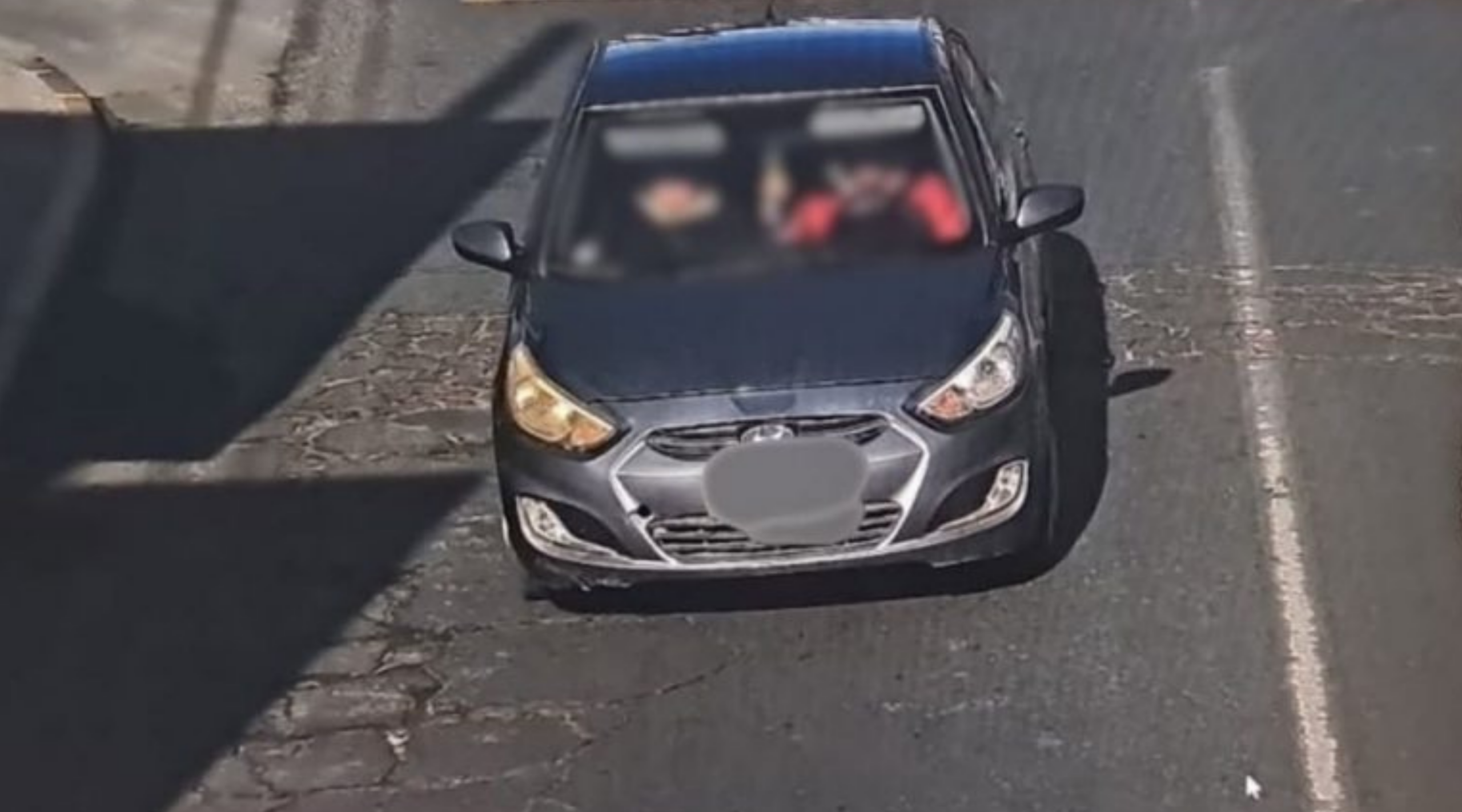 Un vehículo robado fue recuperado gracias al monitoreo de cámaras de La Cruz y a un operativo coordinado con Carabineros que terminó con un detenido por receptación.