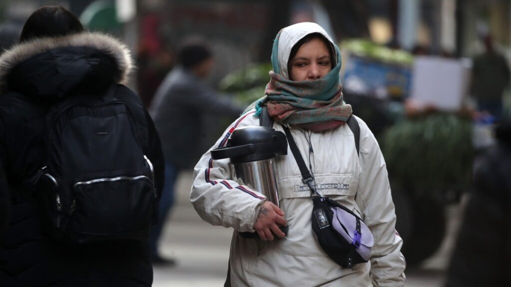 El Gobierno activó el Código Azul en Los Andes y San Felipe debido a las bajas temperaturas y heladas pronosticadas, que podrían alcanzar hasta los -4°C en el valle de Aconcagua.