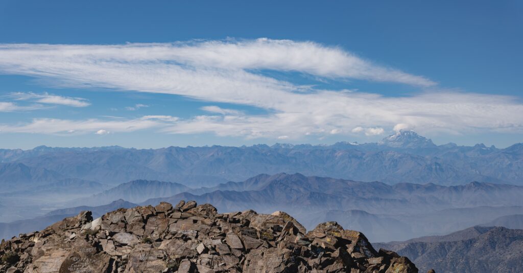 Conaf confirmó el cierre temporal de la cumbre del cerro La Campana hasta el 31 de agosto debido a riesgos invernales. El resto del parque continuará funcionando con normalidad.