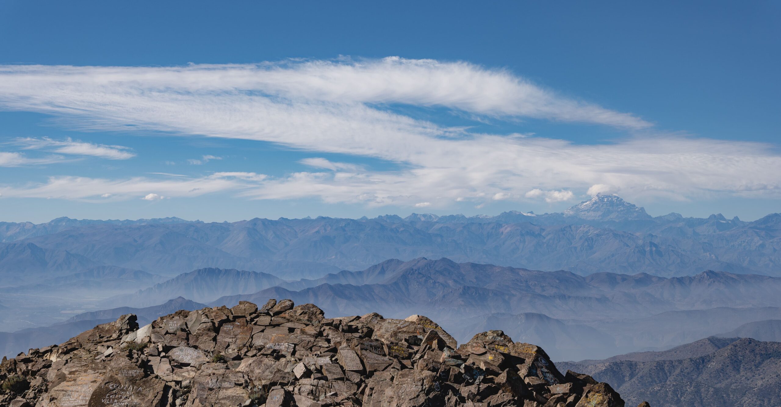 Conaf confirmó el cierre temporal de la cumbre del cerro La Campana hasta el 31 de agosto debido a riesgos invernales. El resto del parque continuará funcionando con normalidad.