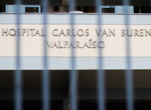 Un hombre de 39 años quedó en riesgo vital en Quillota tras ser agredido por vecinos luego de amenazar de muerte a su hermana, causar daños y protagonizar disturbios en el sector.