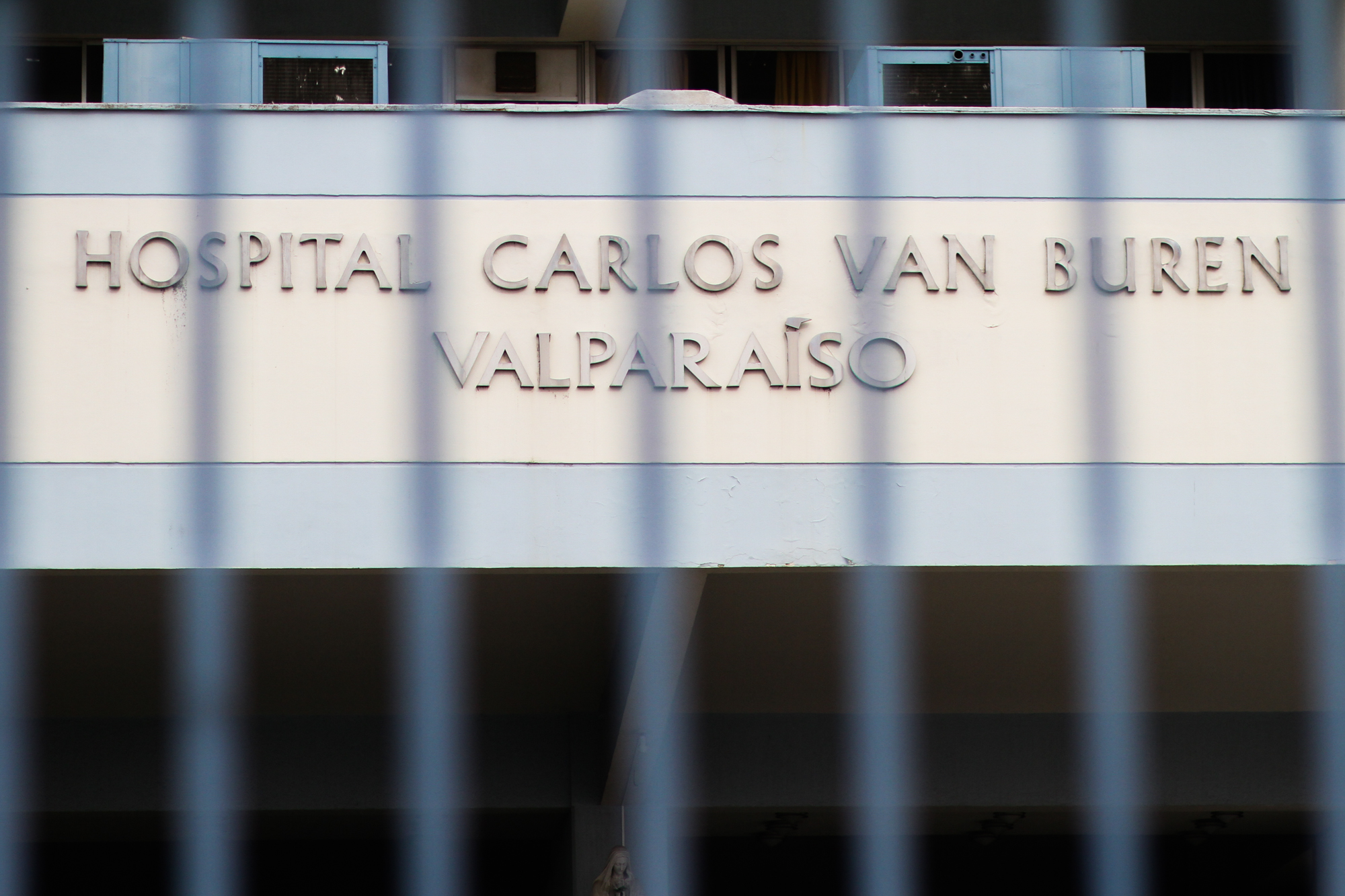 Un hombre de 39 años quedó en riesgo vital en Quillota tras ser agredido por vecinos luego de amenazar de muerte a su hermana, causar daños y protagonizar disturbios en el sector.
