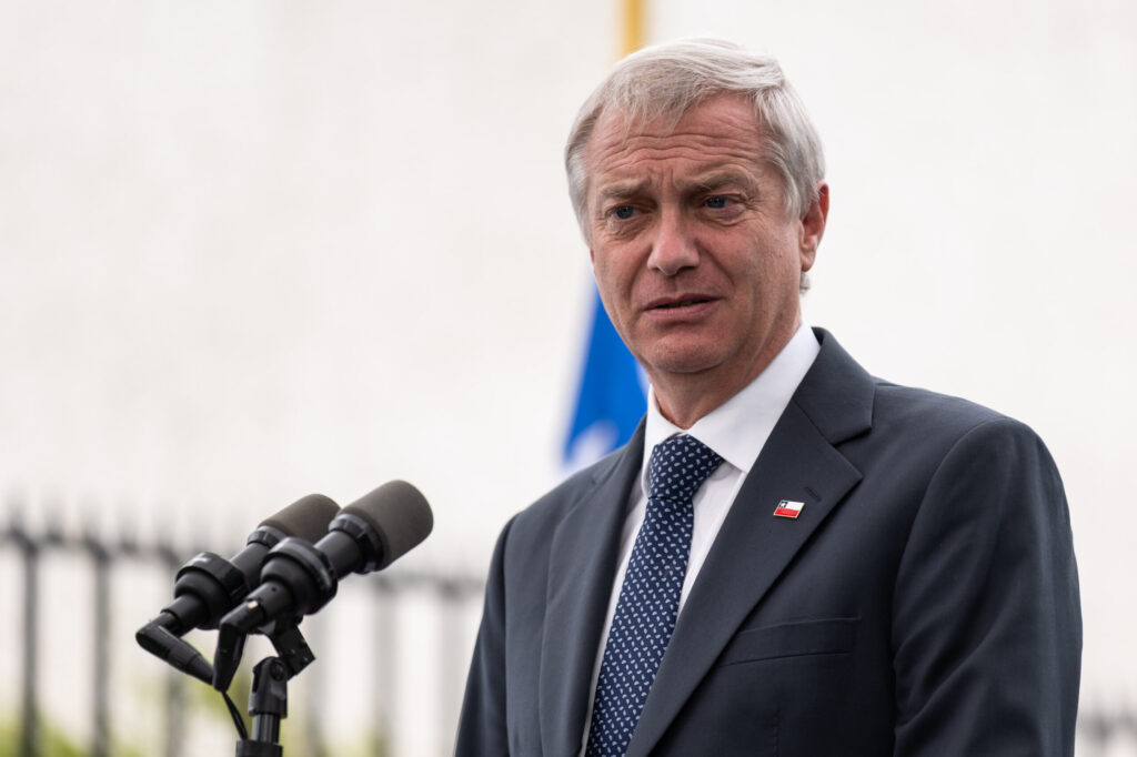 La encuesta Criteria reveló que un 49% considera que el Gobierno de José Antonio Kast ha tenido un desempeño peor de lo esperado en sus primeros 100 días de mandato.