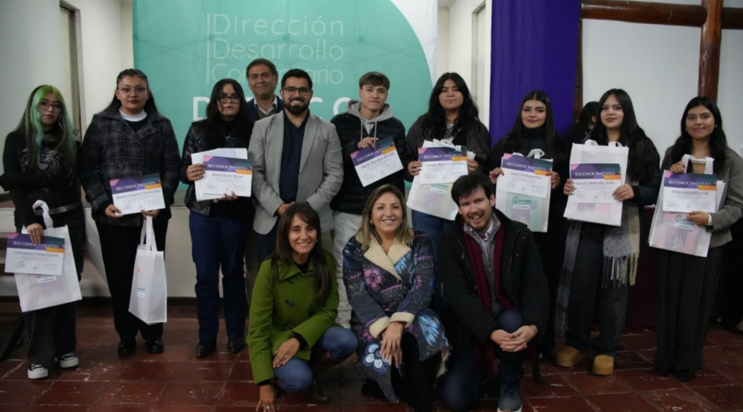 La Municipalidad de Limache entregó 180 becas de educación superior para apoyar a estudiantes con un aporte anual destinado a gastos académicos y de transporte.