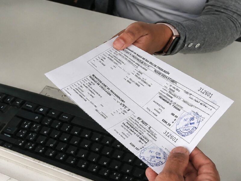 Contraloría detectó 11.329 permisos de circulación otorgados irregularmente en 36 municipios de la Región de Valparaíso. Valparaíso, Viña del Mar, La Calera y Quillota figuran entre las comunas observadas.