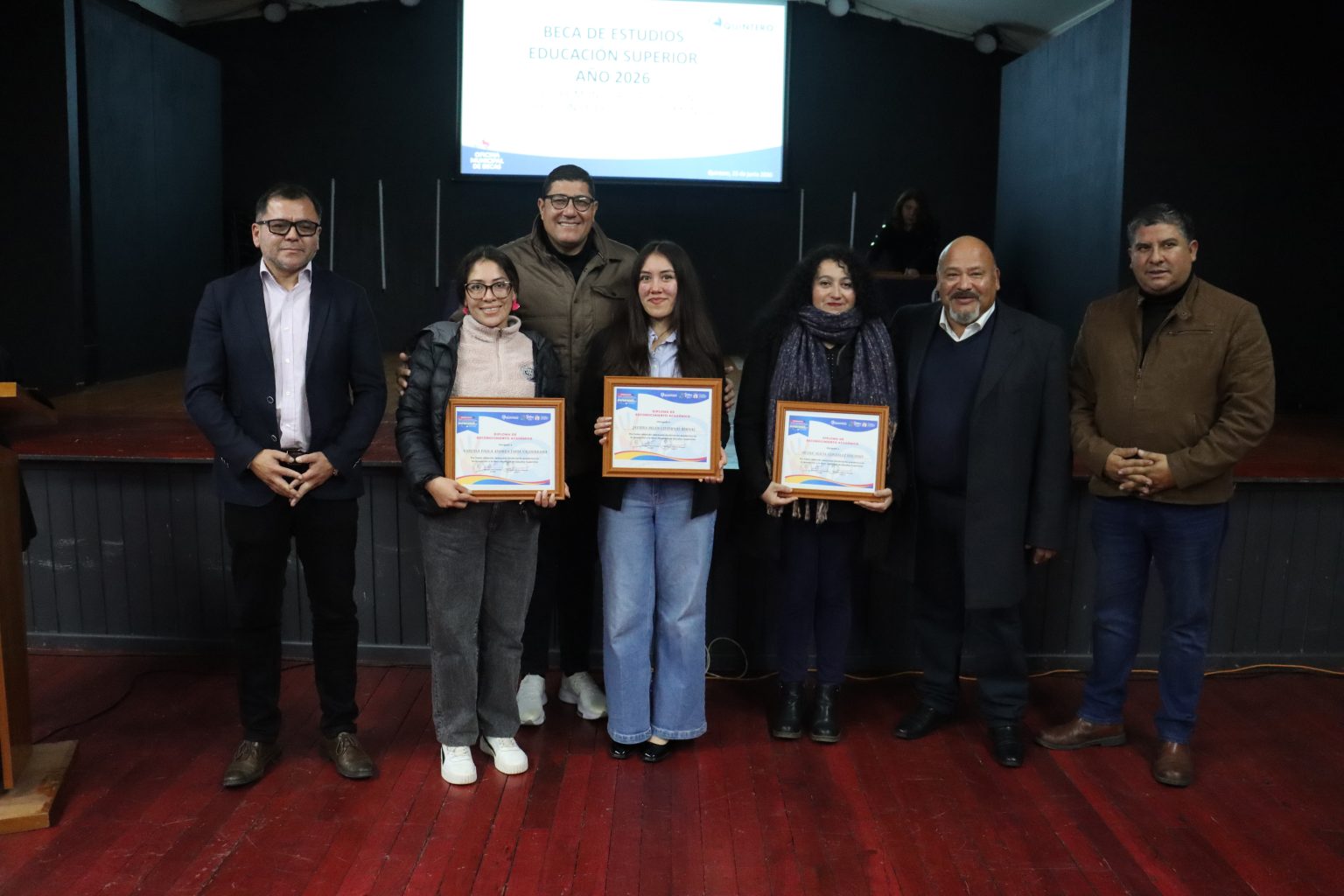 La Municipalidad de Quintero entregó 692 becas municipales de educación superior, con una inversión superior a los $110 millones para apoyar a estudiantes de la comuna.