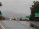 La Cuesta La Dormida fue cerrada preventivamente debido al sistema frontal que afecta a la región de Valparaíso. La medida busca resguardar la seguridad de los conductores ante las intensas lluvias y el riesgo en la ruta.