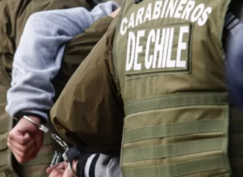 Un estudiante de 15 años fue detenido en un liceo de Panquehue tras agredir a un funcionario municipal y portar un cuchillo de 29 centímetros al interior del establecimiento.