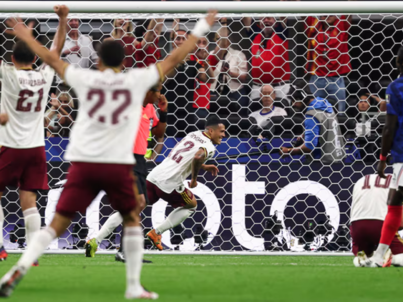 España derrotó 2-0 a Francia y clasificó a la final del Mundial 2026. La Roja vuelve a disputar el título planetario tras 16 años y buscará su segunda Copa del Mundo.