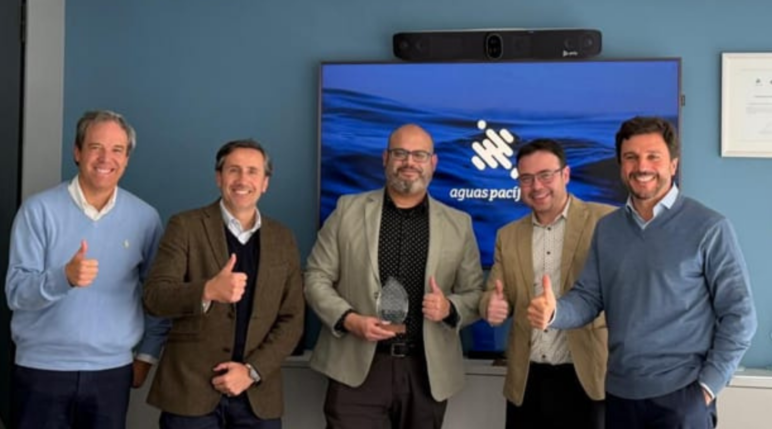 Aguas Pacífico y la startup chilena Kendel exploran un proyecto piloto para recuperar magnesio y otros recursos desde la salmuera de la desalinización.