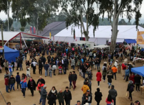 Zapallar suspendió la Fiesta Costumbrista de Catapilco por problemas de conectividad tras los temporales. El tradicional evento volverá durante el verano de 2027.