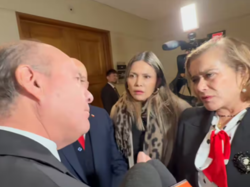 Diputados UDI encararon al ministro Jorge Quiroz en el Congreso tras la decisión del Gobierno de paralizar millonarias obras de conectividad en la Región del Biobío.