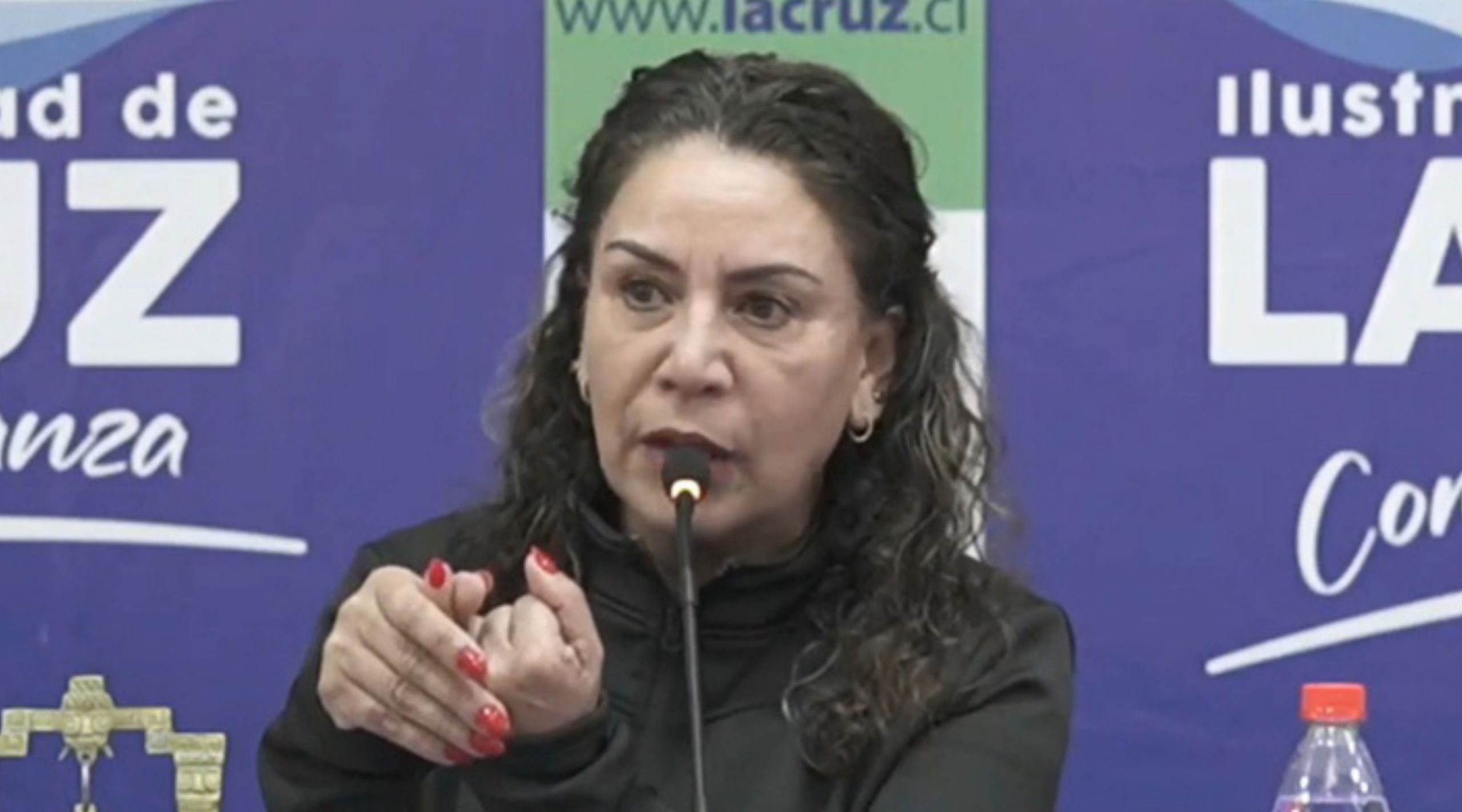 Una nueva querella contra la alcaldesa de La Cruz, Filomena Navia, apunta a una eventual omisión de denuncia por hechos relacionados con venta de drogas.