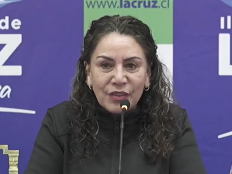 La alcaldesa de La Cruz, Filomena Navia, realizó sus descargos tras el audio filtrado, pidió disculpas por su lenguaje y el Concejo Municipal rechazó autorizar su viaje a México.
