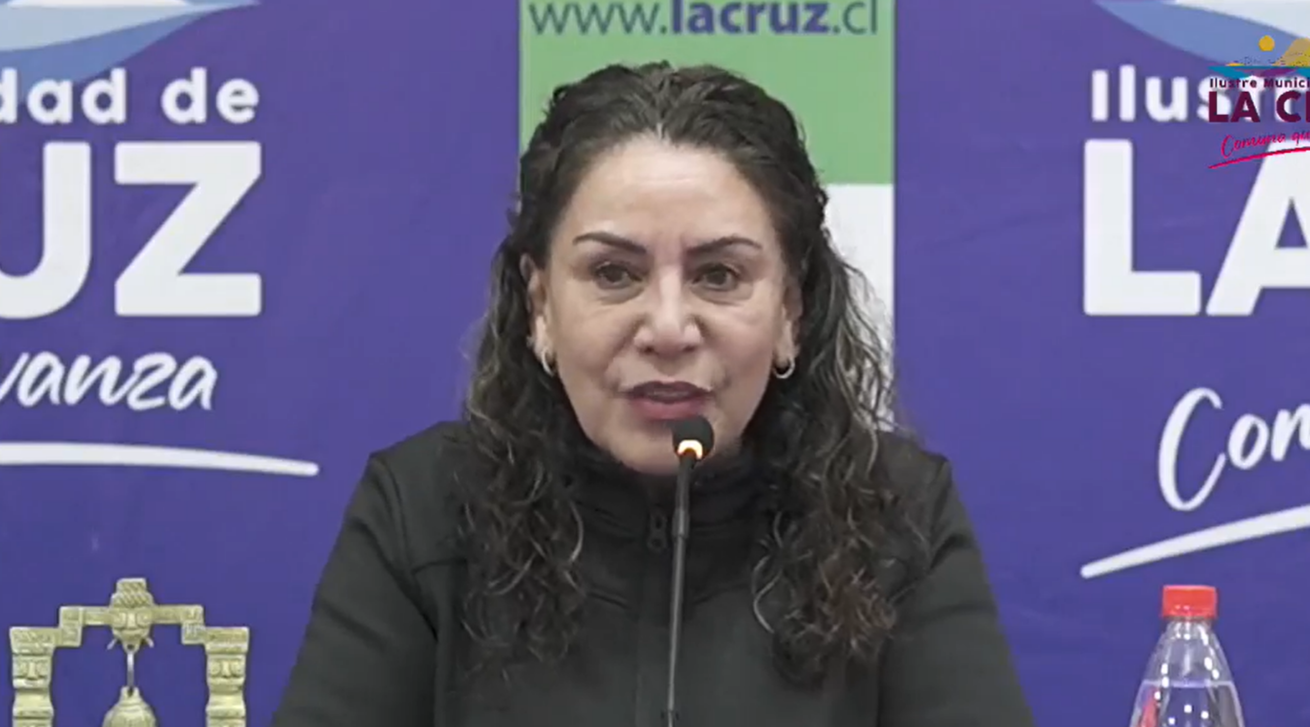 La alcaldesa de La Cruz, Filomena Navia, realizó sus descargos tras el audio filtrado, pidió disculpas por su lenguaje y el Concejo Municipal rechazó autorizar su viaje a México.