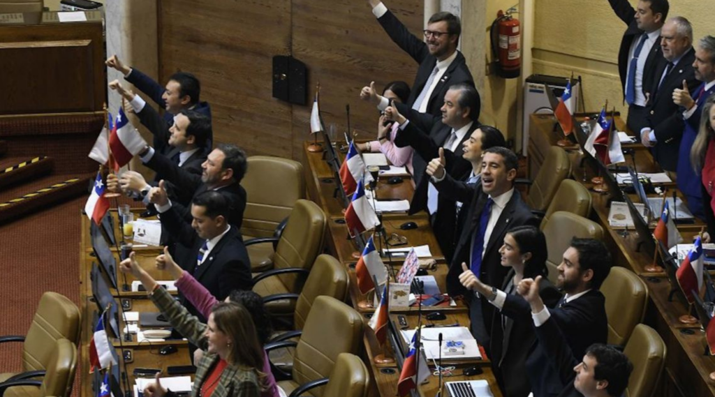 Alcaldes de la Región de Valparaíso firmaron una declaración junto a más de 170 jefes comunales del país para respaldar la megarreforma y solicitar al Senado aprobar la compensación destinada a las comunas.