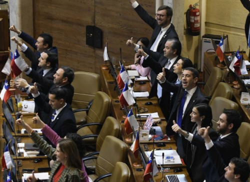 Alcaldes de la Región de Valparaíso firmaron una declaración junto a más de 170 jefes comunales del país para respaldar la megarreforma y solicitar al Senado aprobar la compensación destinada a las comunas.