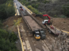 La instalación del puente mecano en Zapallar ya alcanza un 65% de avance. La obra permitirá recuperar la conectividad entre Catapilco y La Laguna tras el socavón provocado por el sistema frontal.