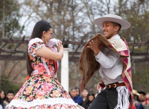Limache celebrará Fiestas Patrias con “Prendidos por Limache”, cuatro días de música, fondas y actividades gratuitas entre el 17 y 20 de septiembre.