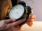 Chile tendrá cambio de hora este sábado 5 de septiembre. Revisa si debes adelantar o atrasar el reloj, a qué hora hacerlo y qué regiones quedan fuera.