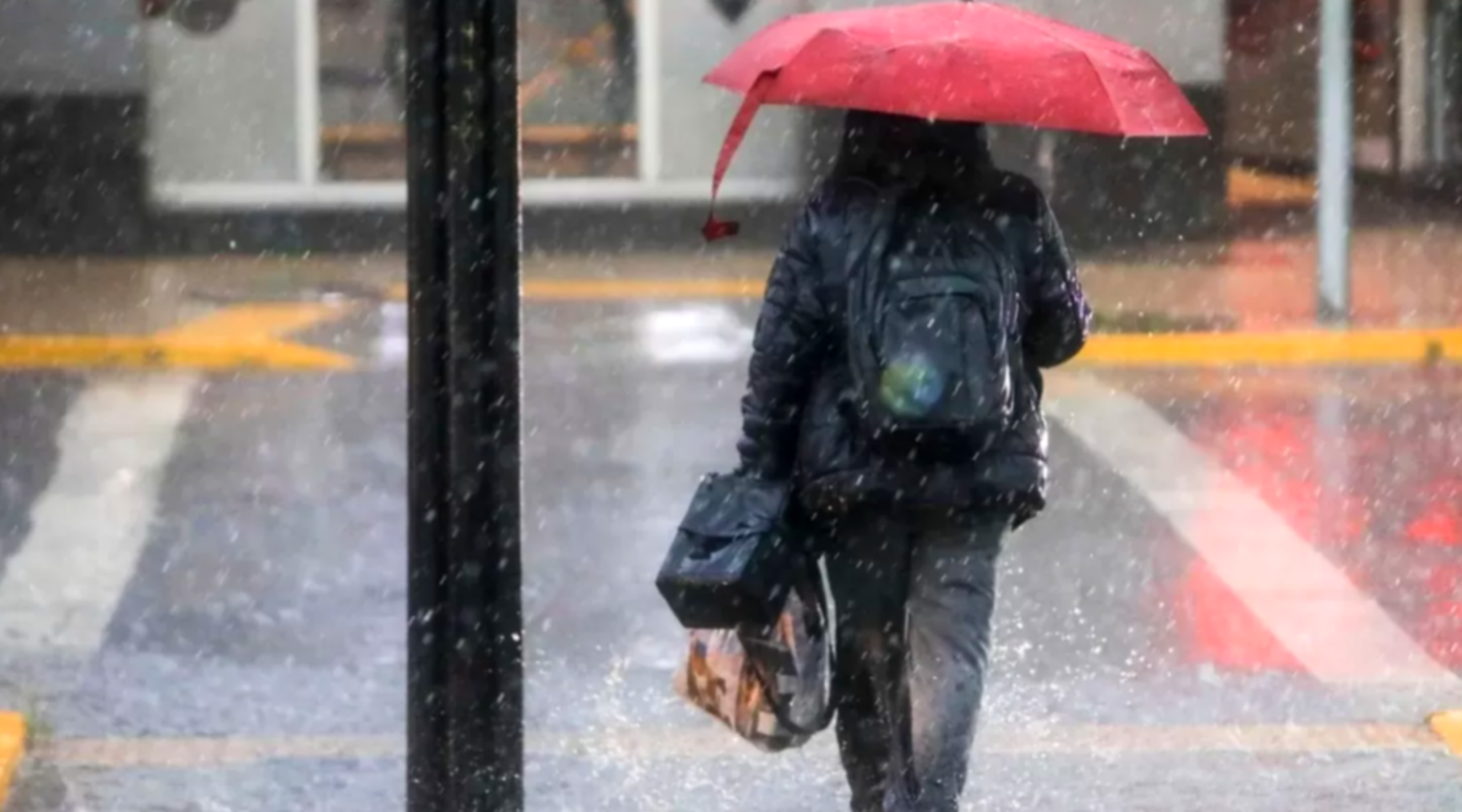 La Región de Valparaíso tendrá lluvias, viento y posibles tormentas eléctricas. Revisa los avisos meteorológicos y los montos de agua caída previstos.