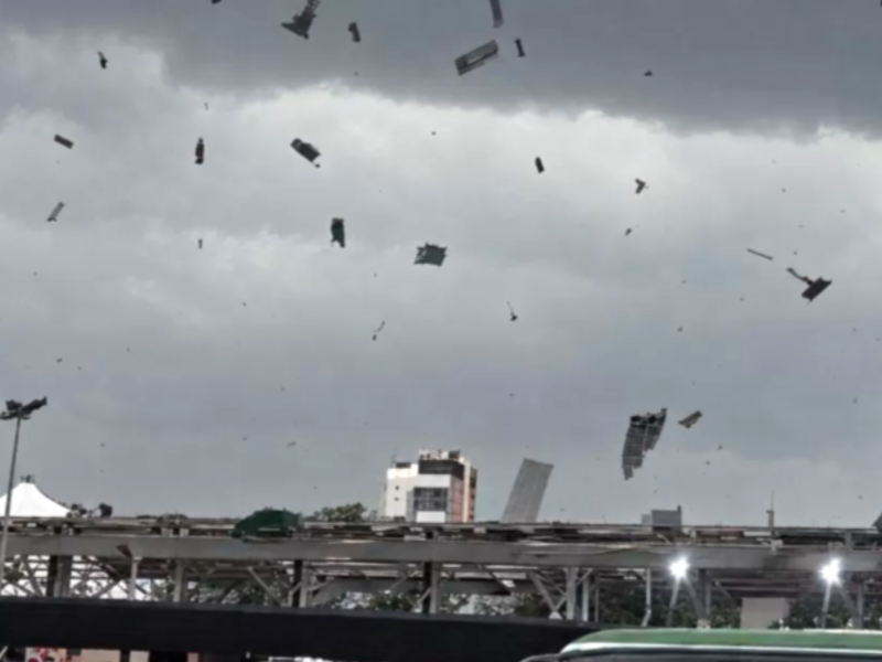 La DMC investiga el fenómeno registrado en Estación Central, que habría sido un tornado EF0 con vientos de hasta 137 km/h y daños en techumbres y árboles.